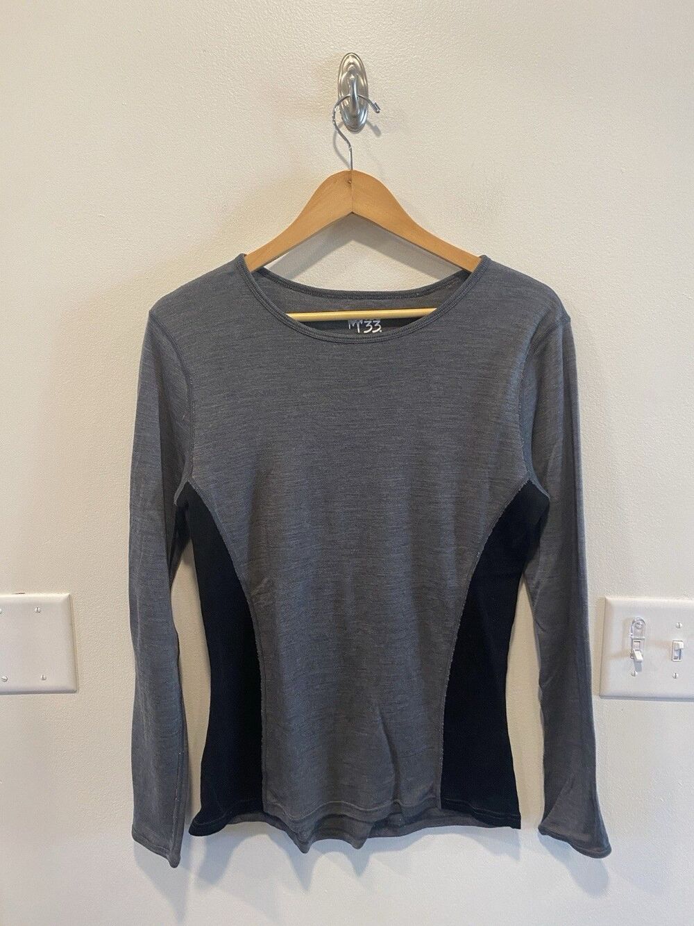 Minus33 Ossipee Women's Crew 100% Merino Wool Midweight Size Medium long sleeve